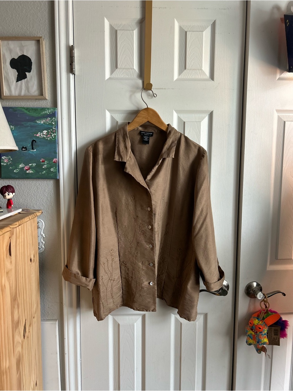 Anne Carson beige brown 100% silk vintage button down blouse